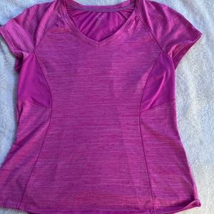 pink active wear short-sleeve shirt